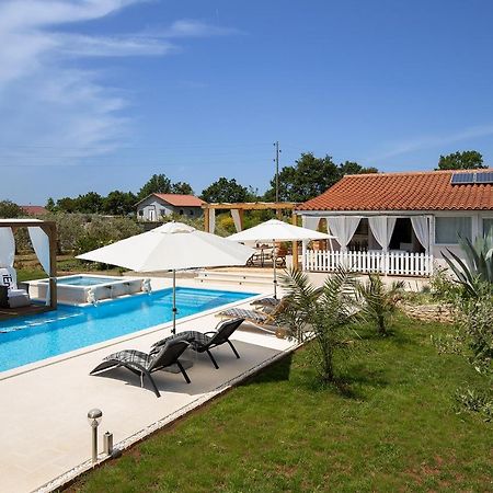 Holiday House Bilos Vodnjan Exterior photo