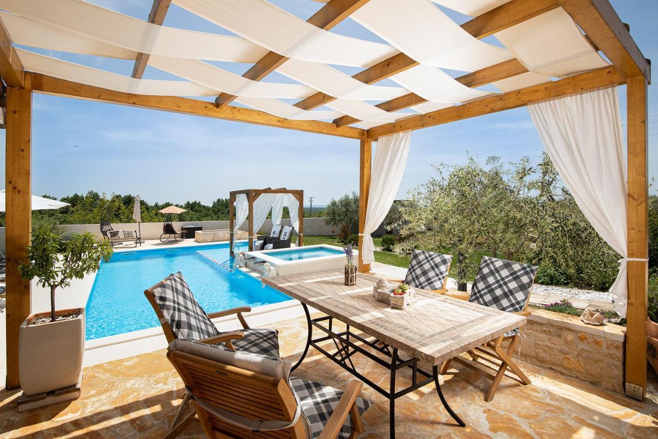 Holiday House Bilos Vodnjan Exterior photo