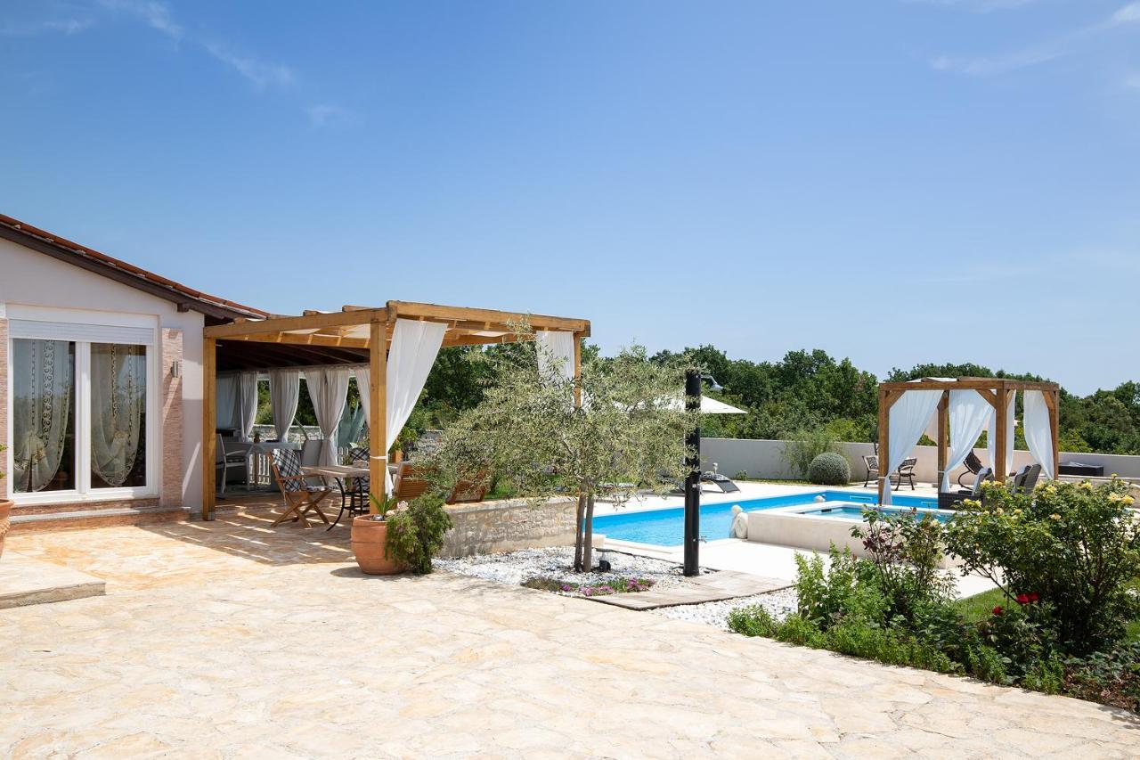 Holiday House Bilos Vodnjan Exterior photo