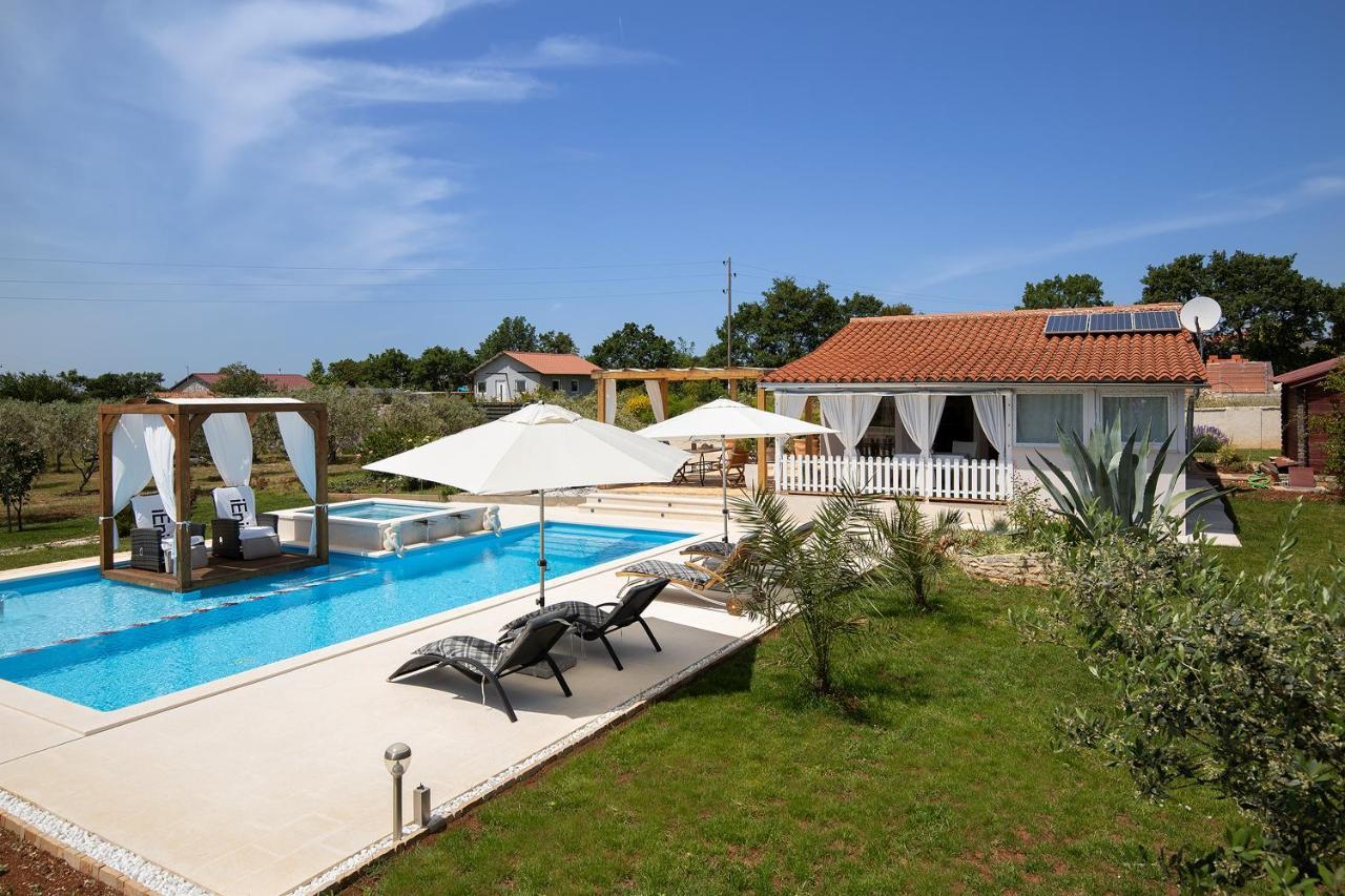 Holiday House Bilos Vodnjan Exterior photo