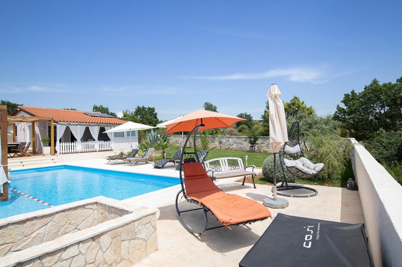 Holiday House Bilos Vodnjan Exterior photo
