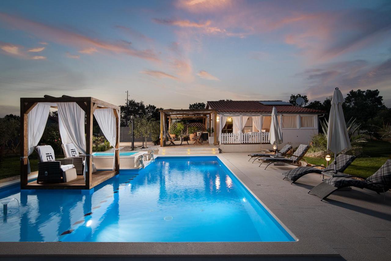 Holiday House Bilos Vodnjan Exterior photo