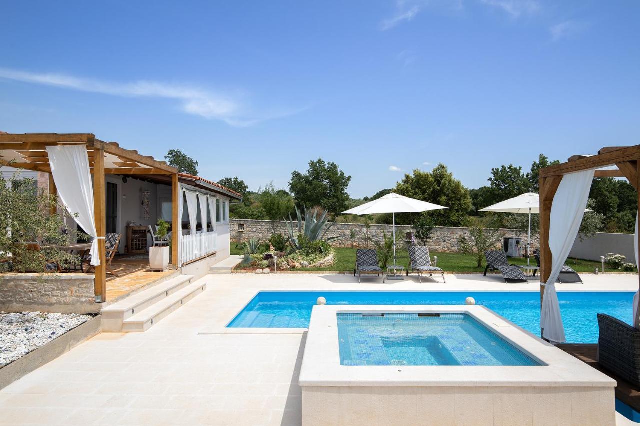 Holiday House Bilos Vodnjan Exterior photo