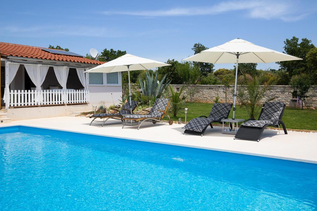 Holiday House Bilos Vodnjan Exterior photo