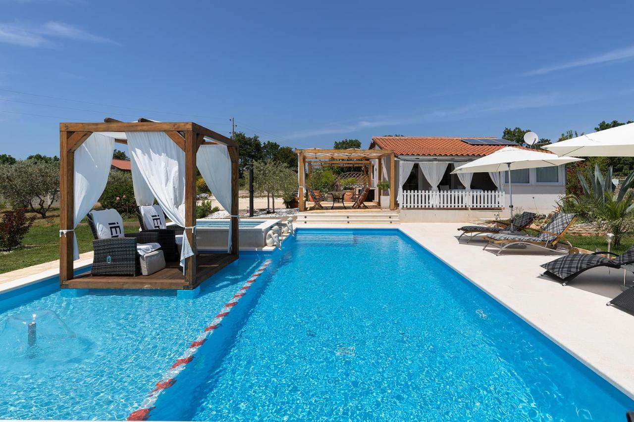 Holiday House Bilos Vodnjan Exterior photo
