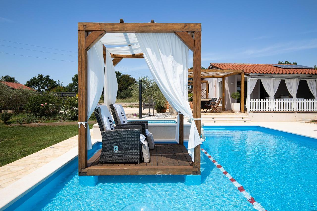 Holiday House Bilos Vodnjan Exterior photo